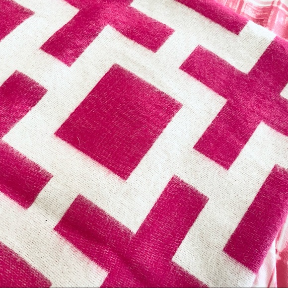🎉HP! | Jonathon Adler x Barbie 🩷 Nixon Geo Print Baby Alpaca Throw Blanket - Picture 13 of 15